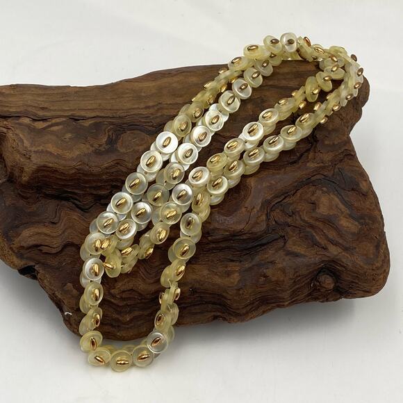 Vintage Chain Link Button Necklace, Light Yellow and Gold Retro Button Necklace - Picture 8 of 9